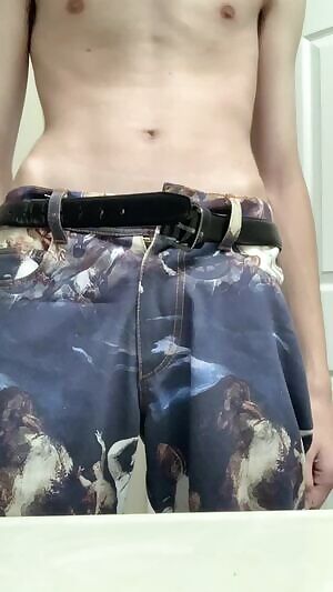 Do you guys like my painting pants? Hides what I’ve got pretty well😉