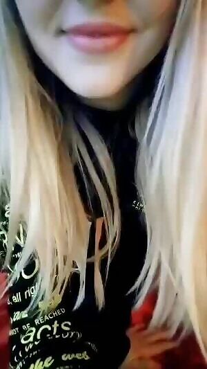 irst post here :) titty drop 🐰