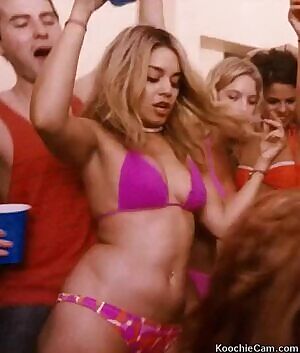 Vanessa Hudgens jiggling all over