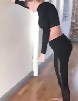 Taylor Swift is begging for a rough fuck