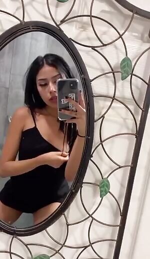 Cute lil’ titty drop