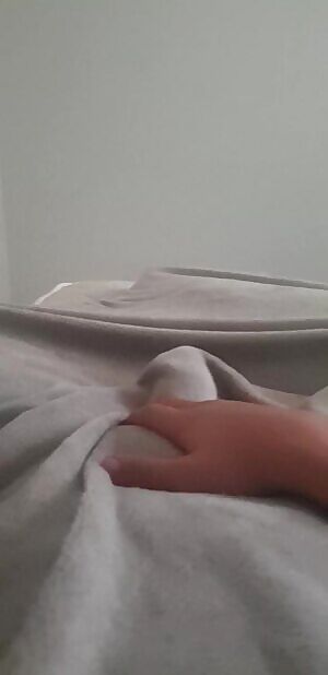 Just messing around with my boner. I'm pretty horny tho so hmu. Dom . M 22