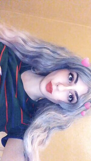 Have some fun with a petite 19 year old tonight, vanilla or domme //