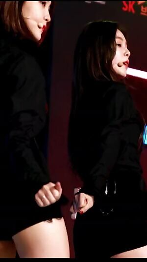 Red Velvet - Yeri and Irene's cheeks