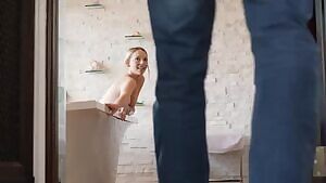 Lily Larimar - Fresh From The Bath