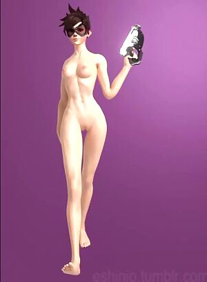 Tracer struts her stuff butt naked