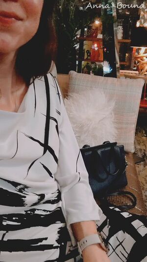 I don't mind when clients are late for meetings, I know how to keep myself entertained... [gif]