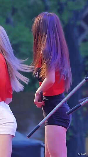 Dreamcatcher - Sua and Gahyeon