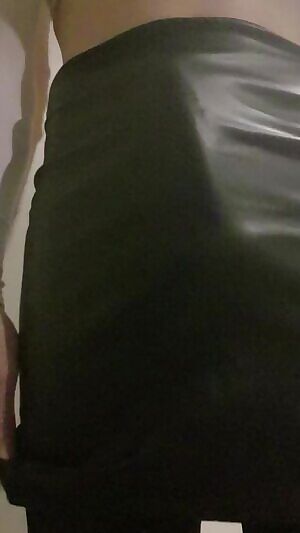 My balls are so heavy with cum 😩