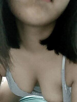 Boyfriend isn’t home 🤫