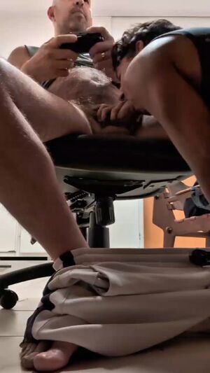 Gay DILFs Blowjob Daddy Hairy Cock