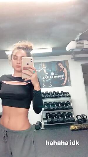 Sommer Ray's tits aren't really that small...