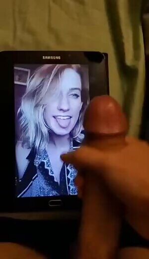 Love seeing this girl I work with getting coved in cum if you interested in coving her kik new Lewis.j.j.84