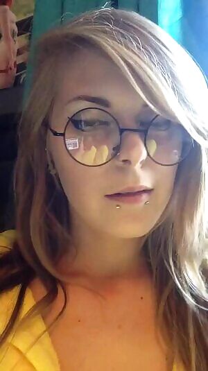 Girl with piercings - Reveal