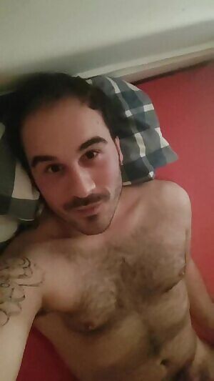 I want to make u all wet.. let me know if i succes.. or tell me what u want to see if u need more gif ;) French naughty cook in a naughty mood ..