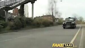 Need help guys, She looks like Jasmine James