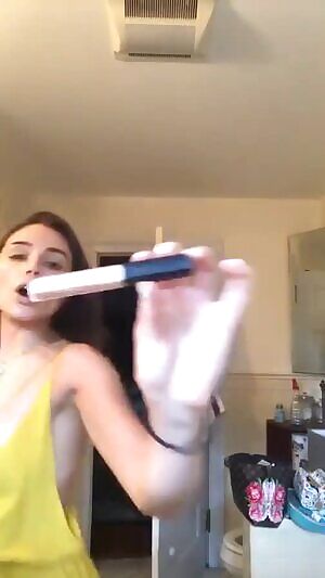 Olivia Culpo's Live Stream