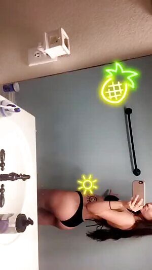 such a lil hottie, if you wanna see more of her my snap is z0diacshit