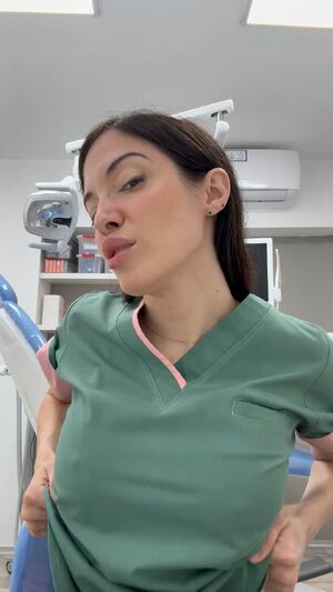 MedFet Amateur Doctor Latina MILF