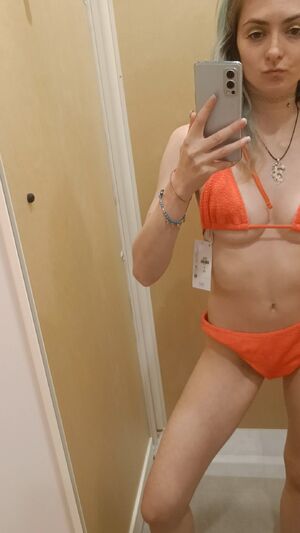 UK Girls Bikini British Changing Room