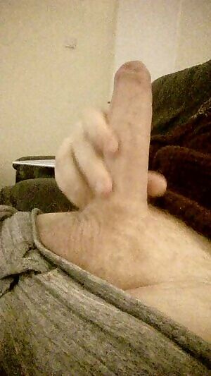 First post here :) Pulling my foreskin back