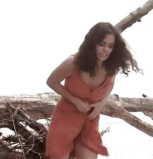 Emmanuelle Vaugier Topless in Hysteria