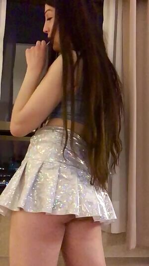 Waiting for daddy to come home so i can suck his lollipop 🍭 ❤️