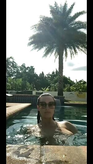 __flowerbomb__ damn her titties are spectacular