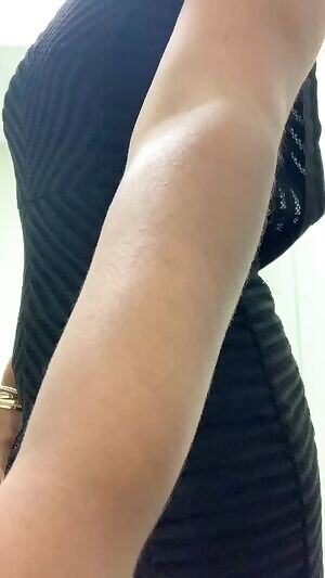 This mom of 1 took a break from work to say happy hump day