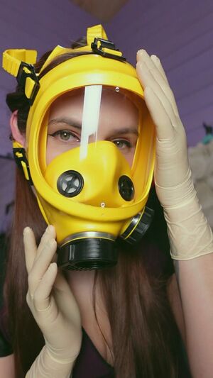 Mask on! Amateur Eye Contact Fetish
