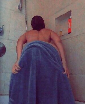 Any guys who like girls with tan lines?