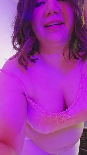 Soft Tummy Amateur BBW Chubby Feedee