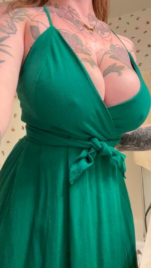 A pretty, green reveal