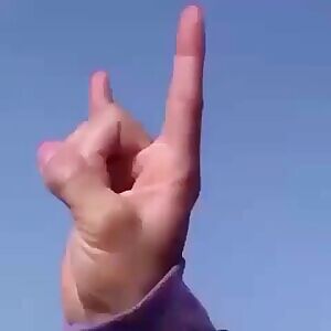 Anyone knows her? Or the video?