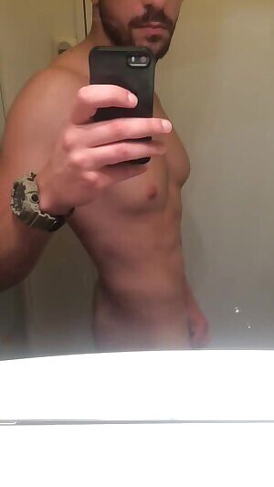 Just a little play ! Join me ? 😏