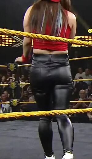 Can't get enough of Kairi in leather pants