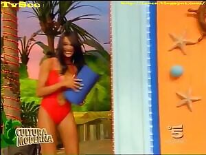 Juliana Moreira Jiggle