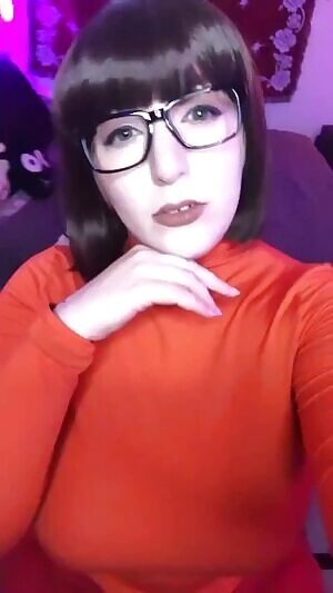 Come see me in my Velma costume tonight!