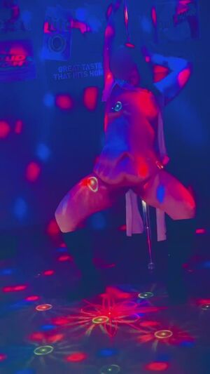 Sexy Exhibition Amateur Exhibitionist Pole Dance