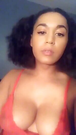 Melody Monae has a large penis... and a cute smile!