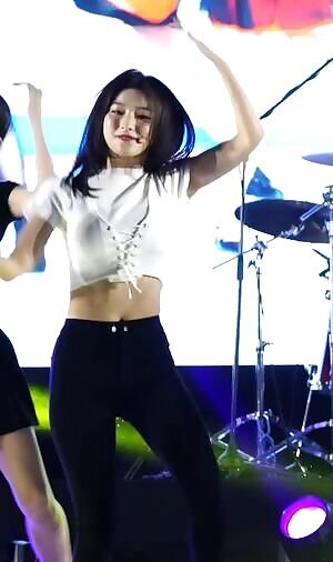 Saerom's godlike ass