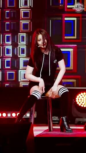 YUJEONG - Sexy with a smile!