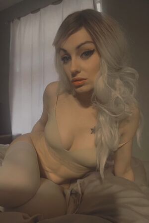 Bikinis Amateur Blonde Camgirl Close Up