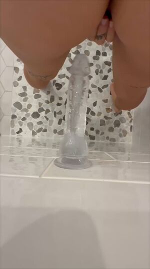Damn, I'm so horny and wet right now.. I just need someone to fuck me
