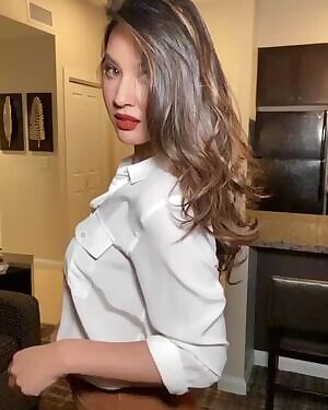 Olivia Munn seems like she'd be such a wild slut... I'd love to fuck her while all my buds watched