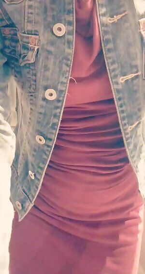 That mom spent a Wednesday night on a terrace for a drink and will probably regret it tomorrow...