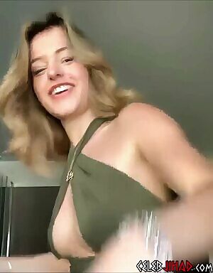 Lea Elui Tit slip from IG live