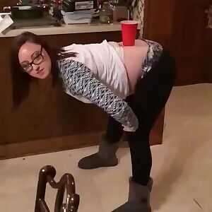 Can anyone help me find this girl's instagram? Flip cup twerk
