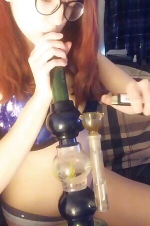 Smoking and flashing some tits 💙