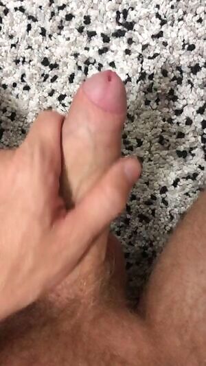 Anyone want to get me hard and is up for a stretching? 🤤